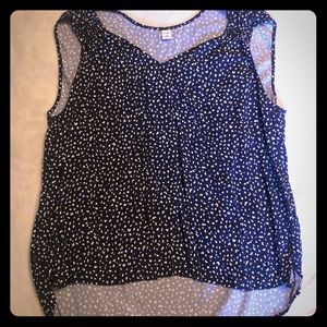 Sleeveless top.